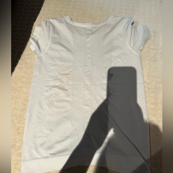lululemon athletics swiftly run white tee - Picture 2 of 2